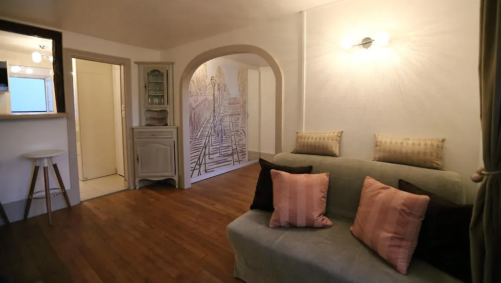 Moulin Rouge Backstage Apartment Paris