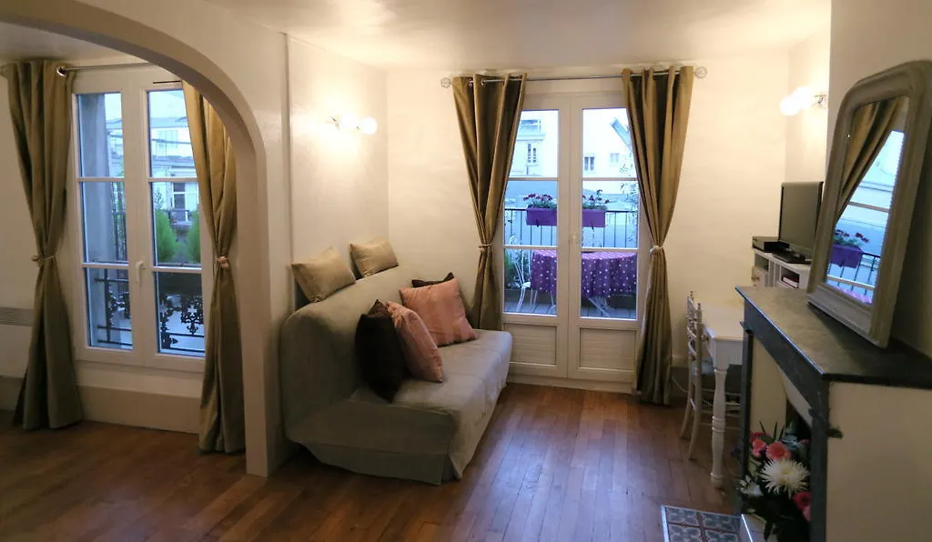 Moulin Rouge Backstage Apartment Paris