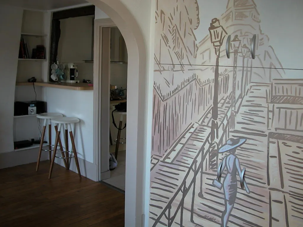 Moulin Rouge Backstage Apartment Paris 0*,  France