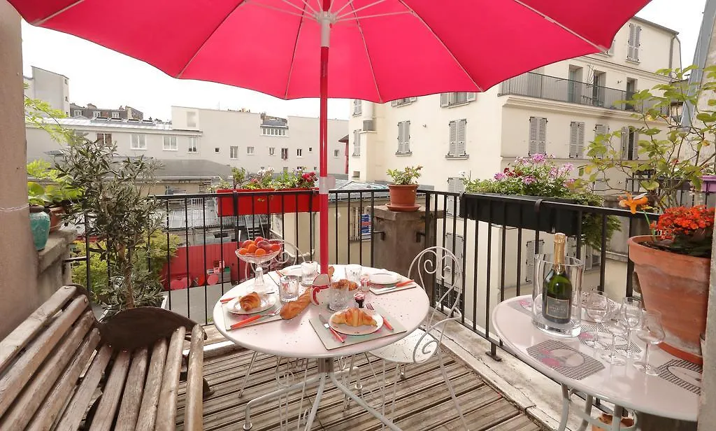 Moulin Rouge Backstage Apartment Paris